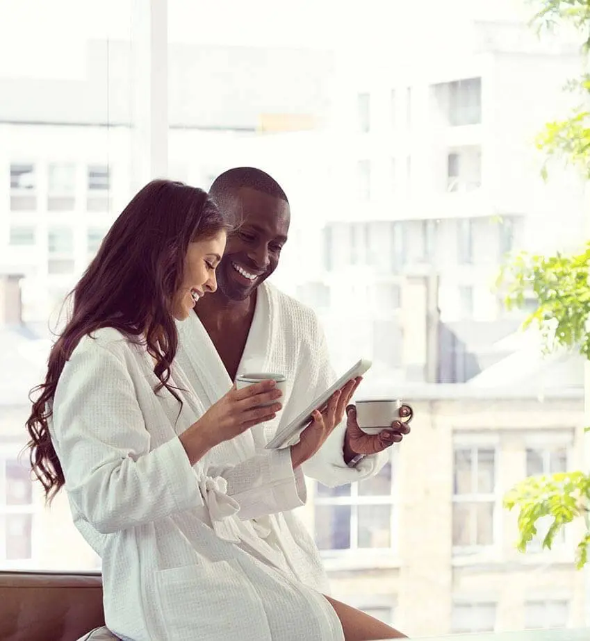 Envuélvete en el confort, Albornoces Marriott